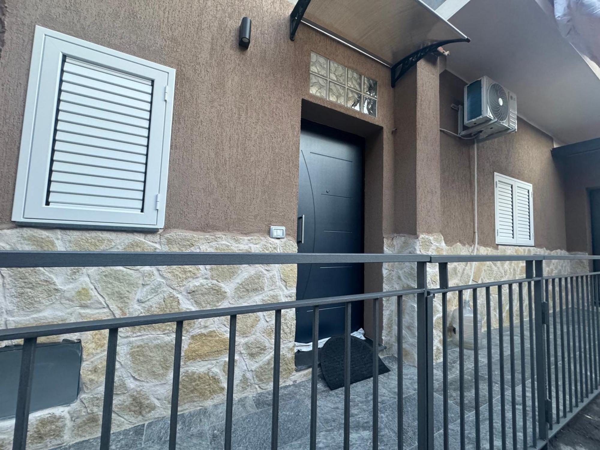 Appartamento Casa Dani E Jon Aeroporto di Catania Fontana Rossa
